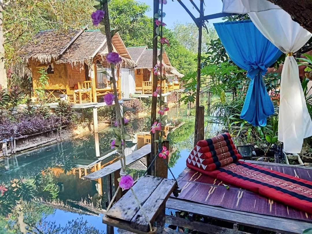 Nakhon Si Ban Na Homestay 洛坤府 外观 照片