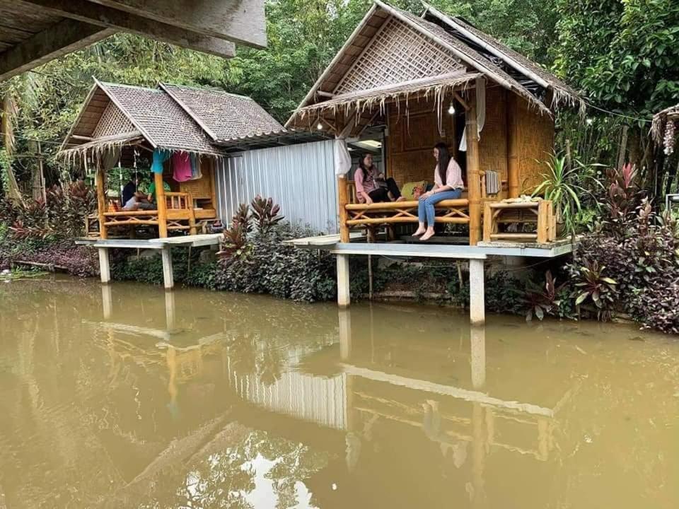 Nakhon Si Ban Na Homestay 洛坤府 外观 照片
